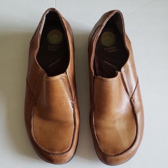 Earth Shoe Shoes - Earth Shoe Women's Tan Essential Slip-On Loafers 10.5